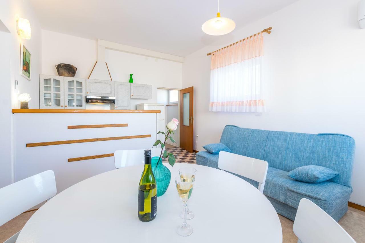 Apartments Guido Close From The Beach 프예스차나 우발라 외부 사진